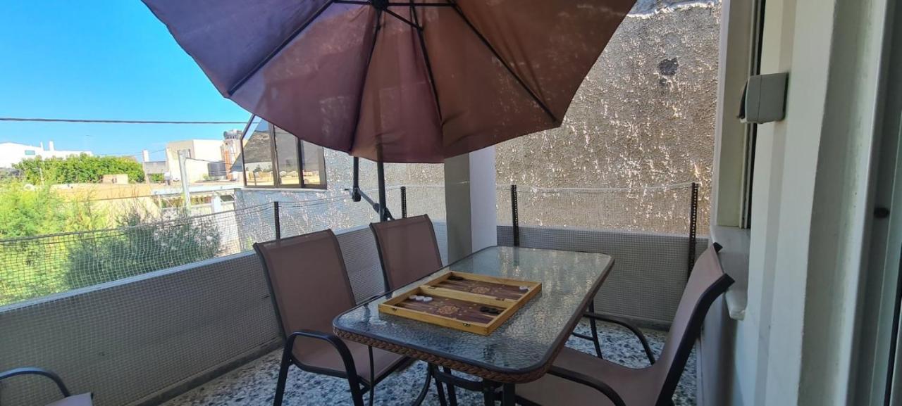 Μοντέρνα Εξοχική Κατοικία Στην Κωμη Komi  Exterior foto