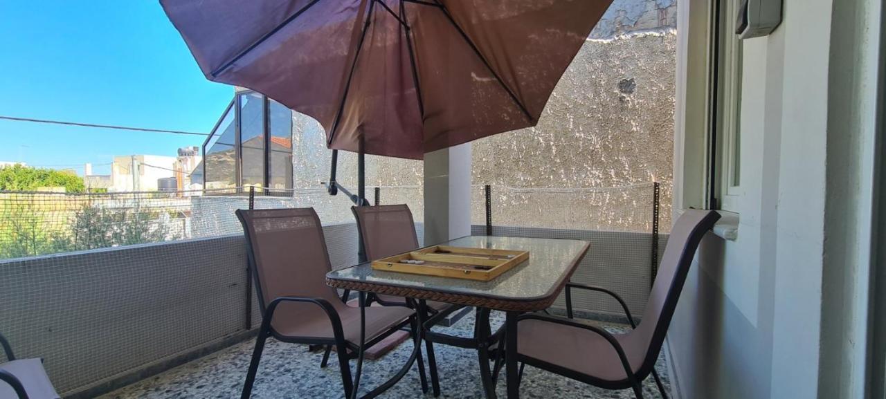 Μοντέρνα Εξοχική Κατοικία Στην Κωμη Komi  Exterior foto
